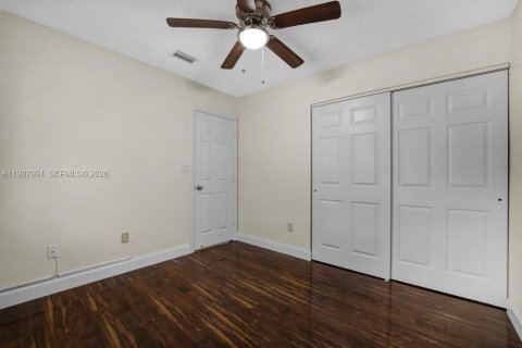 Casa en venta en Pembroke Pines, Florida, 4 dormitorios, 192.77 m2 № 2055775 - foto 25