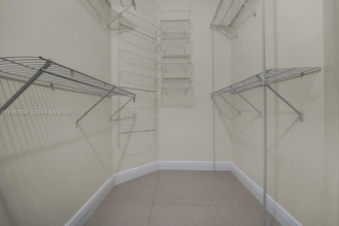 Casa en venta en Pembroke Pines, Florida, 4 dormitorios, 192.77 m2 № 2055775 - foto 16