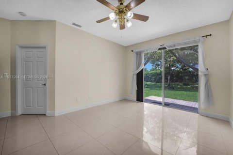 Casa en venta en Pembroke Pines, Florida, 4 dormitorios, 192.77 m2 № 2055775 - foto 12