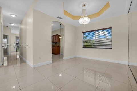 Casa en venta en Pembroke Pines, Florida, 4 dormitorios, 192.77 m2 № 2055775 - foto 7