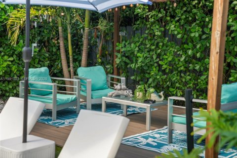 Casa en venta en Miami, Florida, 5 dormitorios, 199.28 m2 № 2172365 - foto 29