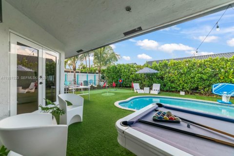 Casa en venta en Miami, Florida, 5 dormitorios, 199.28 m2 № 2172365 - foto 25