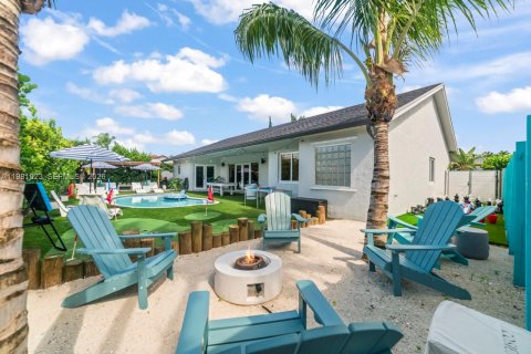 Casa en venta en Miami, Florida, 5 dormitorios, 199.28 m2 № 2172365 - foto 23