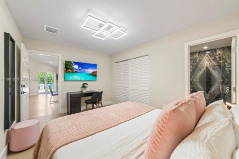 Casa en venta en Miami, Florida, 5 dormitorios, 199.28 m2 № 2172365 - foto 9