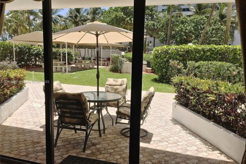 Condo in Hollywood, Florida  № 1960049 - photo 7