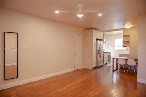 Copropriété à louer à Bay Harbor Islands, Floride: 2 chambres, 66.89 m2 № 1964628 - photo 10