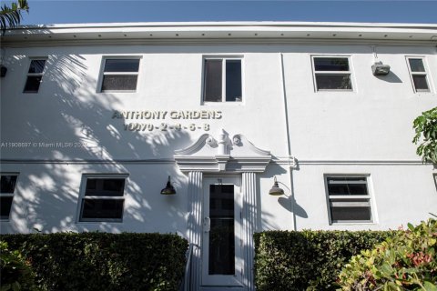 Copropriété à louer à Bay Harbor Islands, Floride: 2 chambres, 66.89 m2 № 1964628 - photo 1