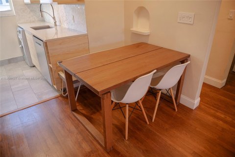 Copropriété à louer à Bay Harbor Islands, Floride: 2 chambres, 66.89 m2 № 1964628 - photo 13