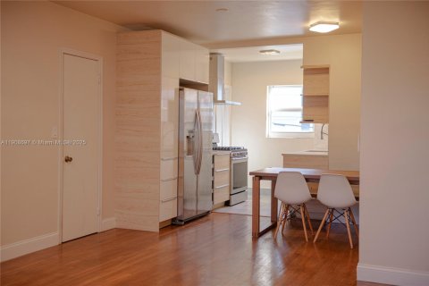 Copropriété à louer à Bay Harbor Islands, Floride: 2 chambres, 66.89 m2 № 1964628 - photo 11