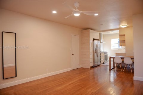 Copropriété à louer à Bay Harbor Islands, Floride: 2 chambres, 66.89 m2 № 1964628 - photo 5