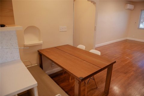 Copropriété à louer à Bay Harbor Islands, Floride: 2 chambres, 66.89 m2 № 1964628 - photo 8