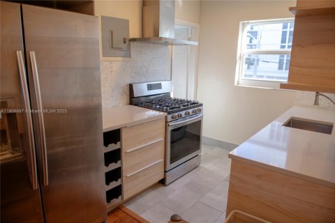 Copropriété à louer à Bay Harbor Islands, Floride: 2 chambres, 66.89 m2 № 1964628 - photo 14