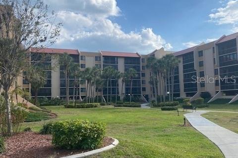 Condominio en alquiler en Port Charlotte, Florida, 1 dormitorio, 58.9 m2 № 1651545 - foto 1