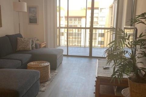 Condominio en alquiler en Port Charlotte, Florida, 1 dormitorio, 58.9 m2 № 1651545 - foto 4