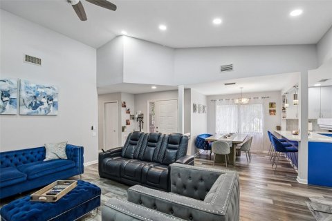 Copropriété à vendre à Palm Harbor, Floride: 3 chambres, 137.96 m2 № 2096537 - photo 5