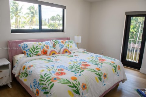 House in Pompano Beach, Florida 4 bedrooms, 224.08 sq.m. № 2012830 - photo 15