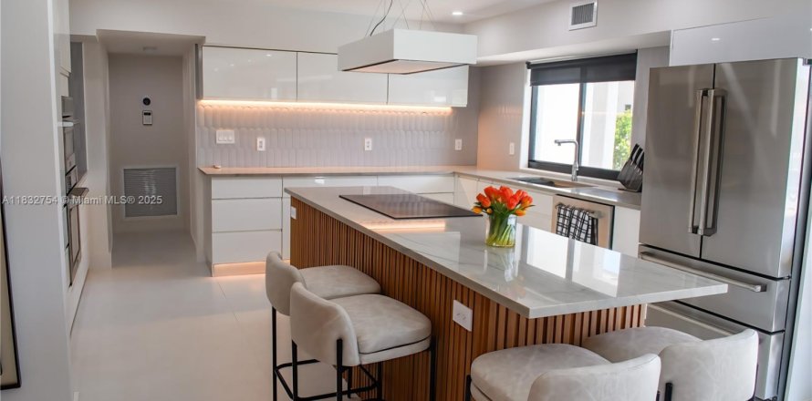 House in Pompano Beach, Florida 4 bedrooms, 224.08 sq.m. № 2012830