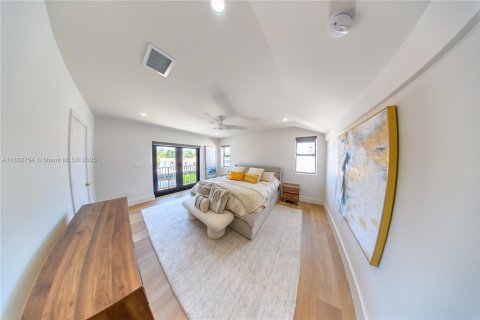 House in Pompano Beach, Florida 4 bedrooms, 224.08 sq.m. № 2012830 - photo 28