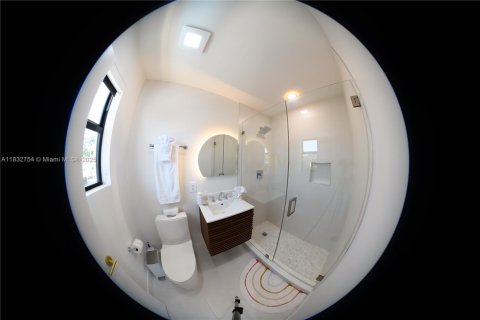 House in Pompano Beach, Florida 4 bedrooms, 224.08 sq.m. № 2012830 - photo 27