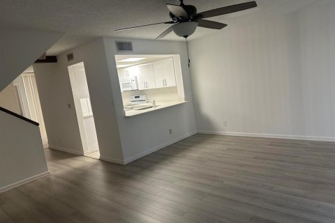 Copropriété à louer à Davie, Floride: 2 chambres, 114.27 m2 № 2386829 - photo 2