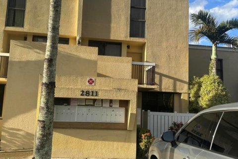 Condo à Davie, Floride, 2 chambres  № 2386829