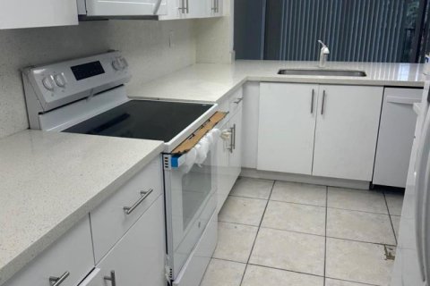 Copropriété à louer à Davie, Floride: 2 chambres, 114.27 m2 № 2386829 - photo 3