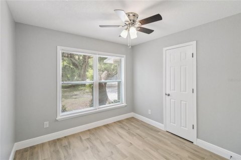 House in Orlando, Florida 5 bedrooms, 195.09 sq.m. № 1837900 - photo 12