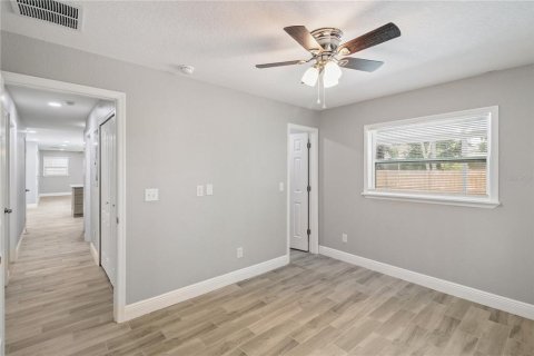 House in Orlando, Florida 5 bedrooms, 195.09 sq.m. № 1837900 - photo 16