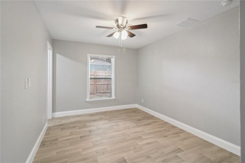House in Orlando, Florida 5 bedrooms, 195.09 sq.m. № 1837900 - photo 18