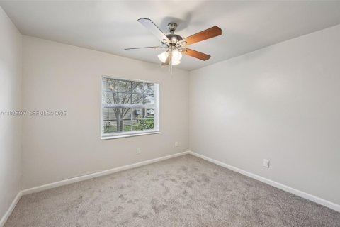 Casa en venta en Port St. Lucie, Florida, 3 dormitorios, 150.04 m2 № 1983792 - foto 25