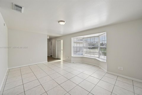 Casa en venta en Port St. Lucie, Florida, 3 dormitorios, 150.04 m2 № 1983792 - foto 5