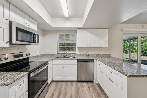 Casa en venta en Port St. Lucie, Florida, 3 dormitorios, 150.04 m2 № 1983792 - foto 14