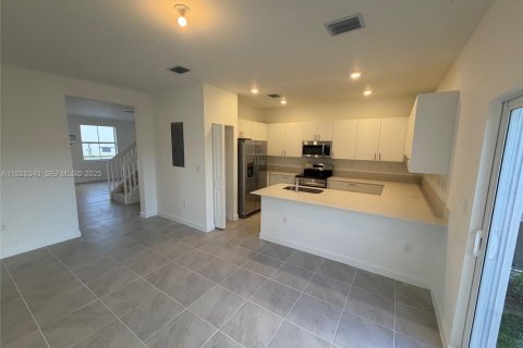 Touwnhouse à louer à Homestead, Floride: 3 chambres № 1984732 - photo 7