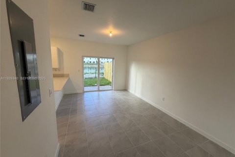 Touwnhouse à louer à Homestead, Floride: 3 chambres № 1984732 - photo 4