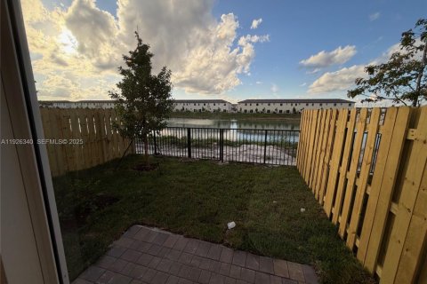 Touwnhouse à louer à Homestead, Floride: 3 chambres № 1984732 - photo 6