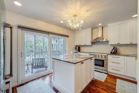 Townhouse in Sarasota, Florida 3 bedrooms, 177.63 sq.m. № 2143274 - photo 9