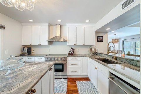 Townhouse in Sarasota, Florida 3 bedrooms, 177.63 sq.m. № 2143274 - photo 10