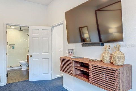 Townhouse in Sarasota, Florida 3 bedrooms, 177.63 sq.m. № 2143274 - photo 19
