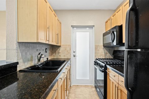 Copropriété à louer à Miami Beach, Floride: 1 chambre, 54.63 m2 № 1921198 - photo 10