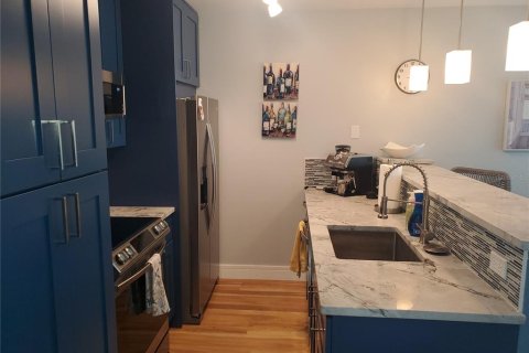 Condo in New Port Richey, Florida, 1 bedroom  № 1620788 - photo 9