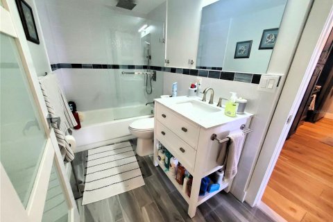 Condo in New Port Richey, Florida, 1 bedroom  № 1620788 - photo 26