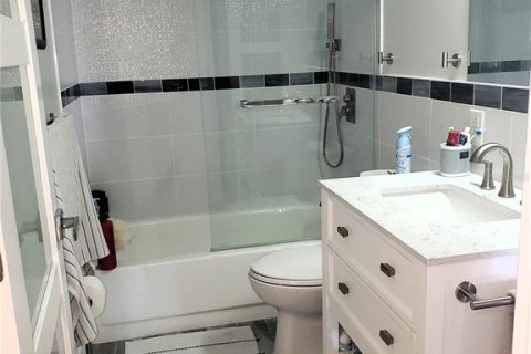 Condo in New Port Richey, Florida, 1 bedroom  № 1620788 - photo 22