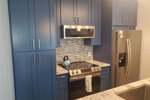 Condo in New Port Richey, Florida, 1 bedroom  № 1620788 - photo 8