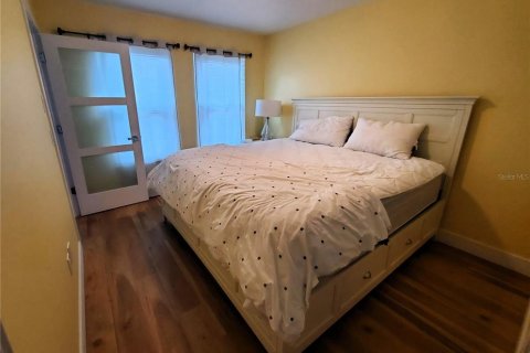 Condo in New Port Richey, Florida, 1 bedroom  № 1620788 - photo 21