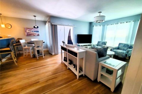 Condo in New Port Richey, Florida, 1 bedroom  № 1620788 - photo 18
