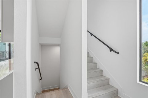 Touwnhouse à louer à Tampa, Floride: 2 chambres, 162.39 m2 № 2118025 - photo 4