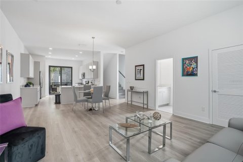 Touwnhouse à louer à Tampa, Floride: 2 chambres, 162.39 m2 № 2118025 - photo 25