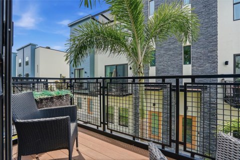 Touwnhouse à louer à Tampa, Floride: 2 chambres, 162.39 m2 № 2118025 - photo 15