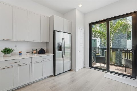 Touwnhouse à louer à Tampa, Floride: 2 chambres, 162.39 m2 № 2118025 - photo 30