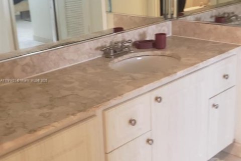 Condominio en alquiler en Hollywood, Florida, 2 dormitorios, 115.94 m2 № 1934213 - foto 15